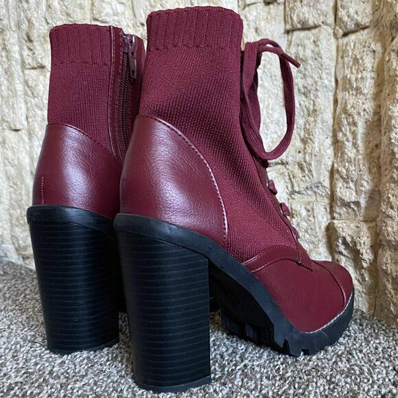 BCBGENERATION Lace-Up Booties (Size: 6) - Picture 7 of 12